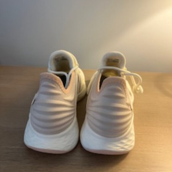 NWT / New Balance tennis shoes / rose gold + cream / size 6.5 - Picture 2 of 5